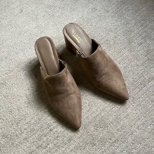 Glaze Women's Tan Suede Mules